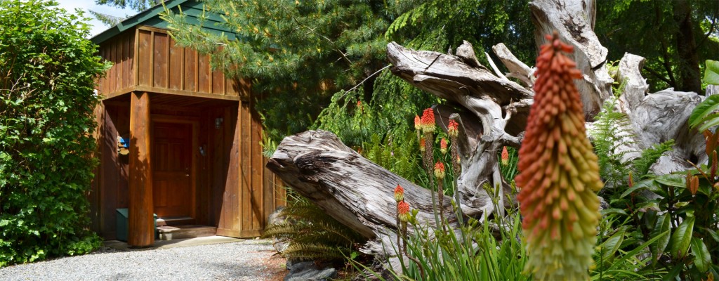 blue jay and otter cabin exterior at point no point resort