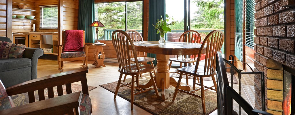 point no point resort cabin 1 livingroom and dining room