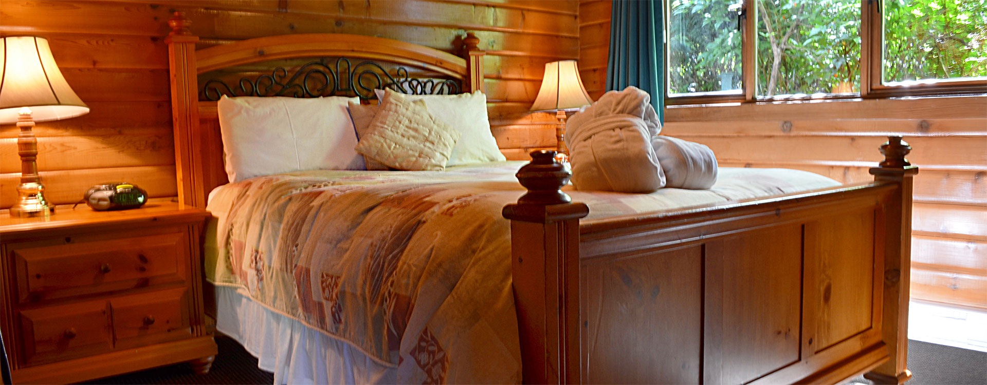 Cabins 9 & 10: Log Cabin Duplex